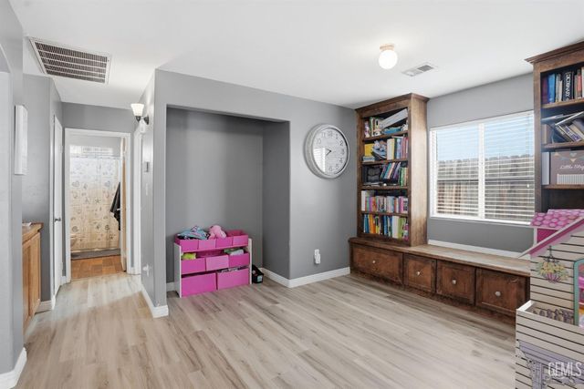 106 Misty Meadow Drive, Bakersfield, CA 93308