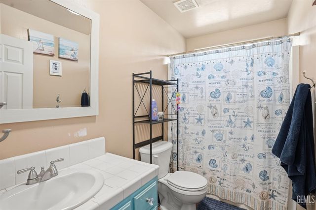 106 Misty Meadow Drive, Bakersfield, CA 93308