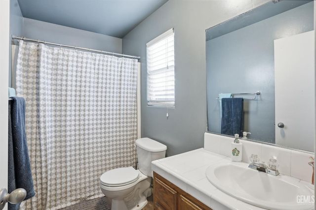 106 Misty Meadow Drive, Bakersfield, CA 93308