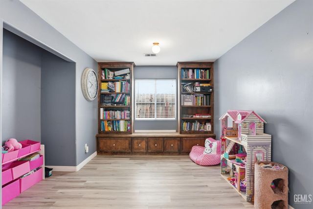 106 Misty Meadow Drive, Bakersfield, CA 93308