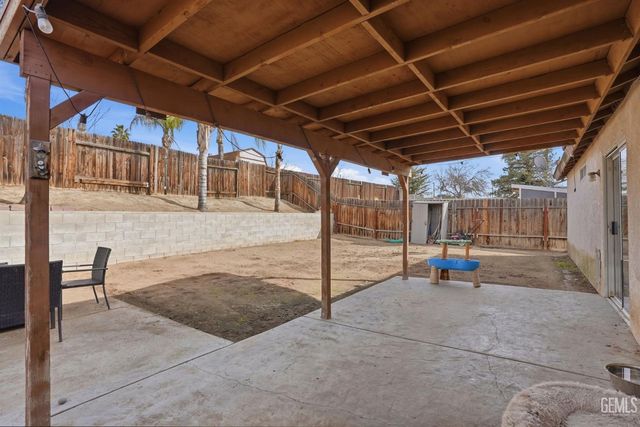 106 Misty Meadow Drive, Bakersfield, CA 93308