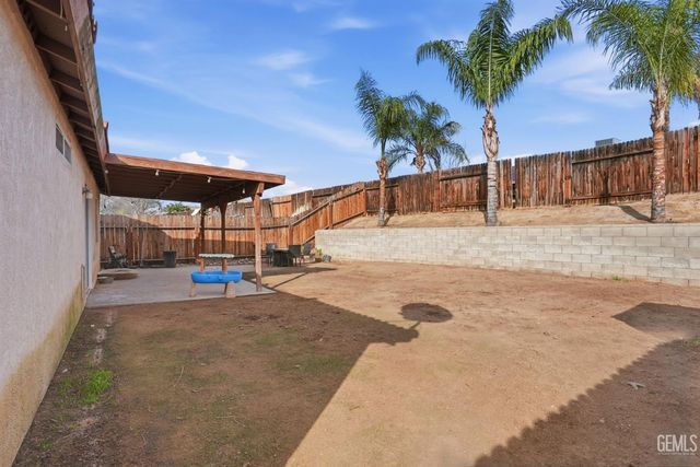 106 Misty Meadow Drive, Bakersfield, CA 93308