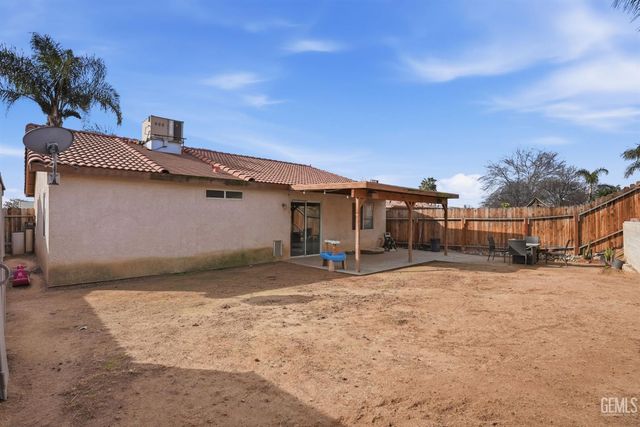 106 Misty Meadow Drive, Bakersfield, CA 93308