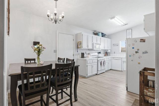 106 Misty Meadow Drive, Bakersfield, CA 93308