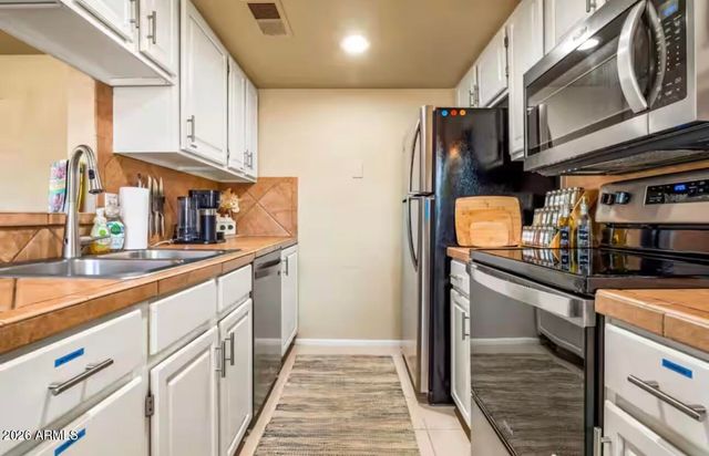 17014 E CALLE DEL ORO -- D, Fountain Hills, AZ 85268