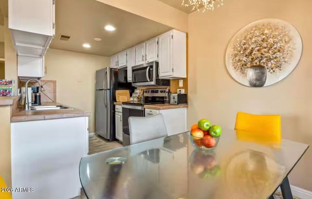 17014 E CALLE DEL ORO -- D, Fountain Hills, AZ 85268