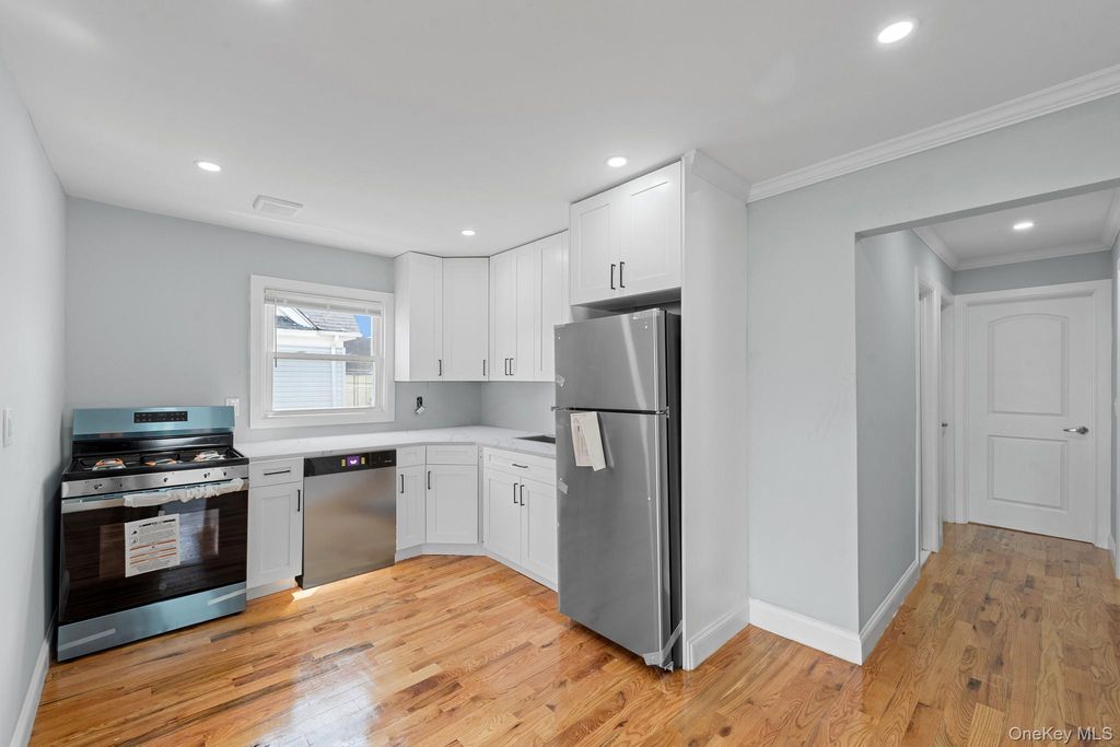 13526 219th Street, Laurelton, NY 11413 — photo 4