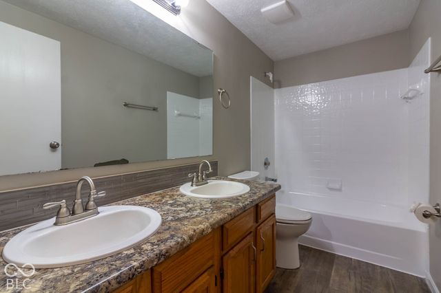8234 Ontario Lane, Indianapolis, IN 46268