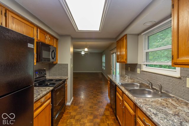 8234 Ontario Lane, Indianapolis, IN 46268