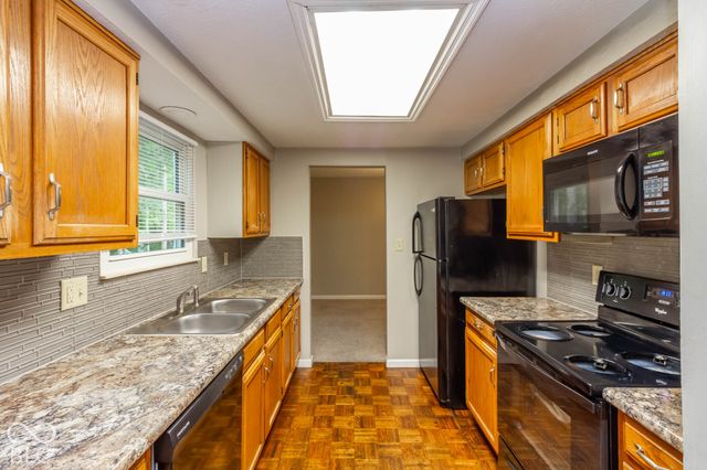 8234 Ontario Lane, Indianapolis, IN 46268