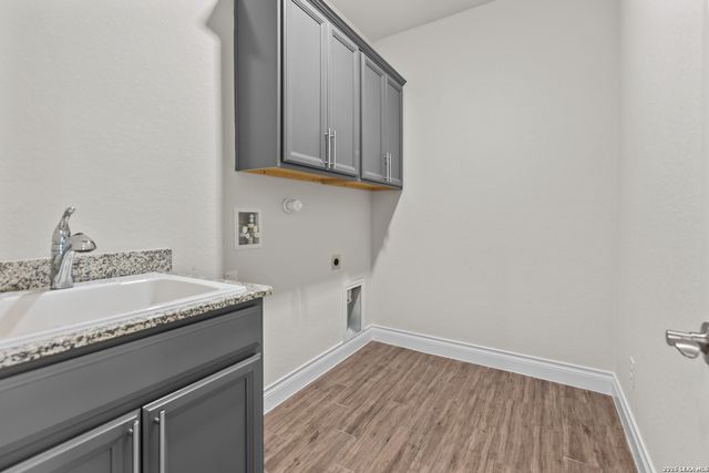 2250 Steerhead Trl, New Braunfels, TX 78132
