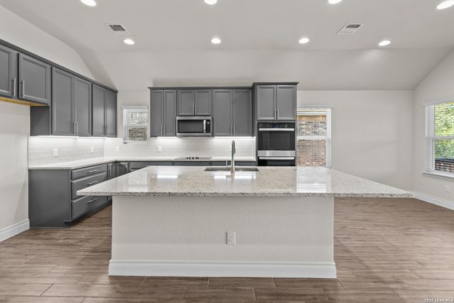 2250 Steerhead Trl, New Braunfels, TX 78132