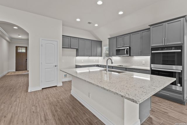 2250 Steerhead Trl, New Braunfels, TX 78132