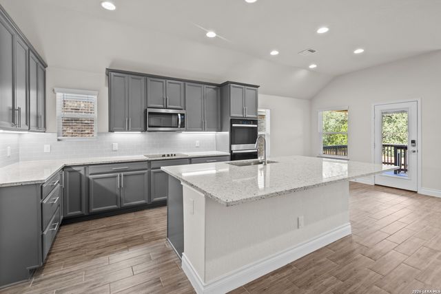 2250 Steerhead Trl, New Braunfels, TX 78132