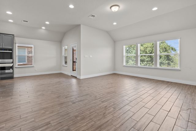 2250 Steerhead Trl, New Braunfels, TX 78132