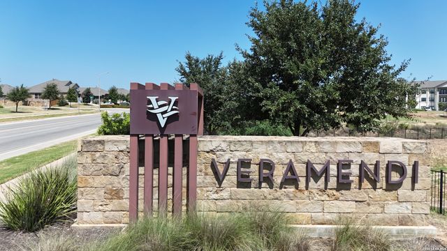 2250 Steerhead Trl, New Braunfels, TX 78132