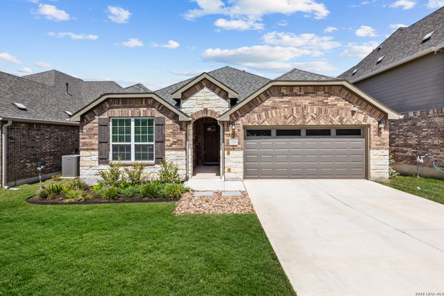 2250 Steerhead Trl, New Braunfels, TX 78132
