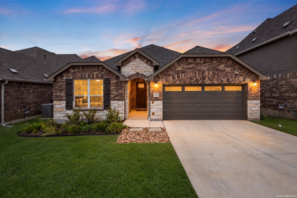2250 Steerhead Trl, New Braunfels, TX 78132