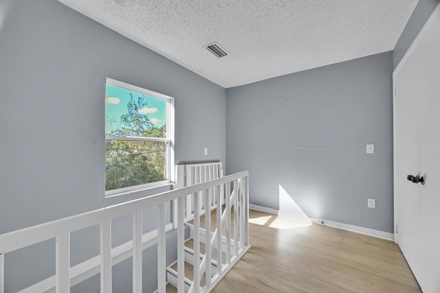 3876 Devine Road, Fort Pierce, FL 34981