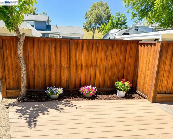 1391 Spring Valley Cmn, Livermore, CA 94551