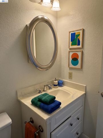 1391 Spring Valley Cmn, Livermore, CA 94551