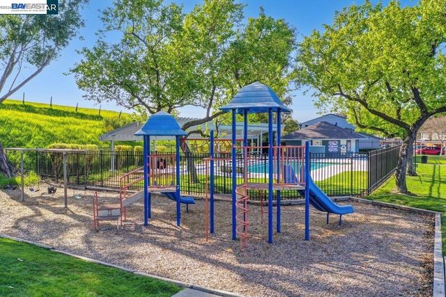 1391 Spring Valley Cmn, Livermore, CA 94551