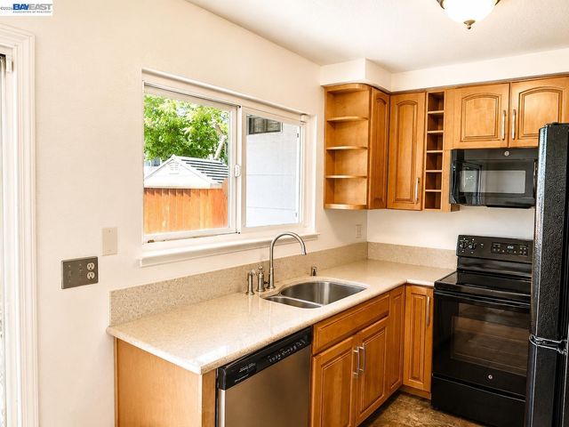 1391 Spring Valley Cmn, Livermore, CA 94551