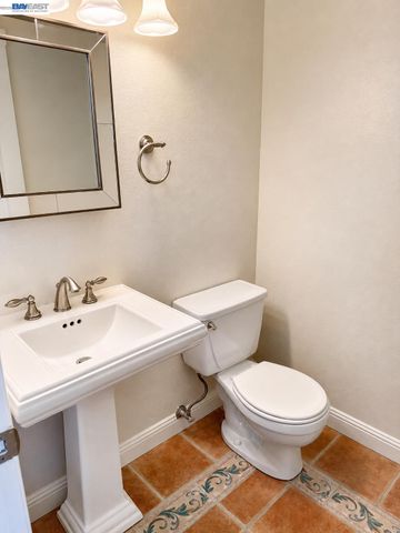 1391 Spring Valley Cmn, Livermore, CA 94551