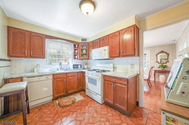 12 Eder Ter, South Orange Village Twp., NJ 07079