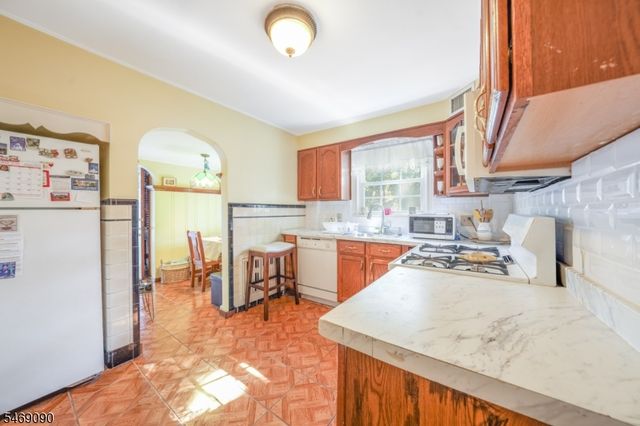 12 Eder Ter, South Orange Village Twp., NJ 07079