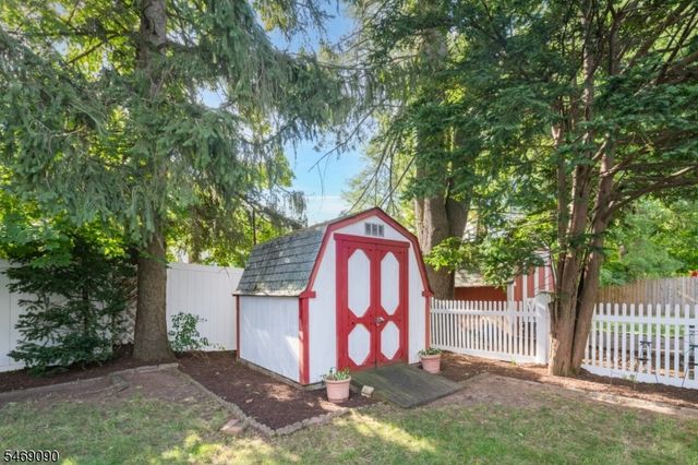 12 Eder Ter, South Orange Village Twp., NJ 07079