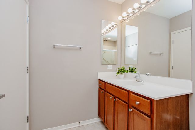 7757 Van Buren Street 511, Forest Park, IL 60130