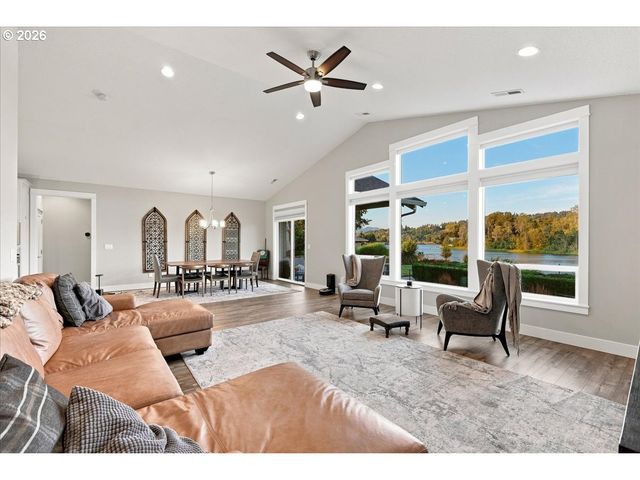 450 LILAC Ln, Woodland, WA 98674