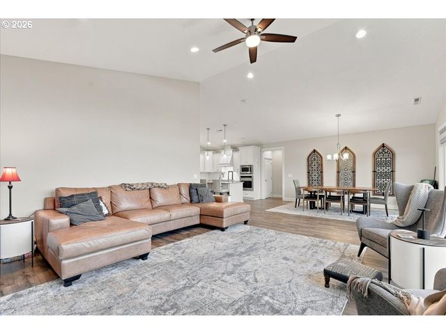 450 LILAC Ln, Woodland, WA 98674