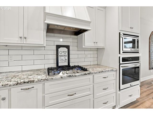 450 LILAC Ln, Woodland, WA 98674