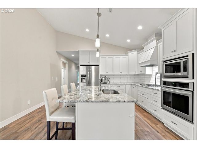 450 LILAC Ln, Woodland, WA 98674