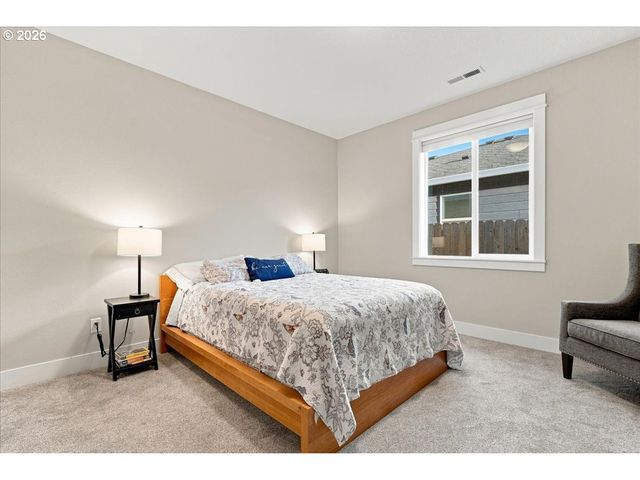 450 LILAC Ln, Woodland, WA 98674