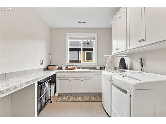 450 LILAC Ln, Woodland, WA 98674