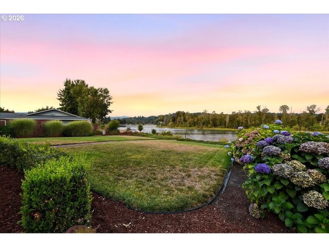 450 LILAC Ln, Woodland, WA 98674