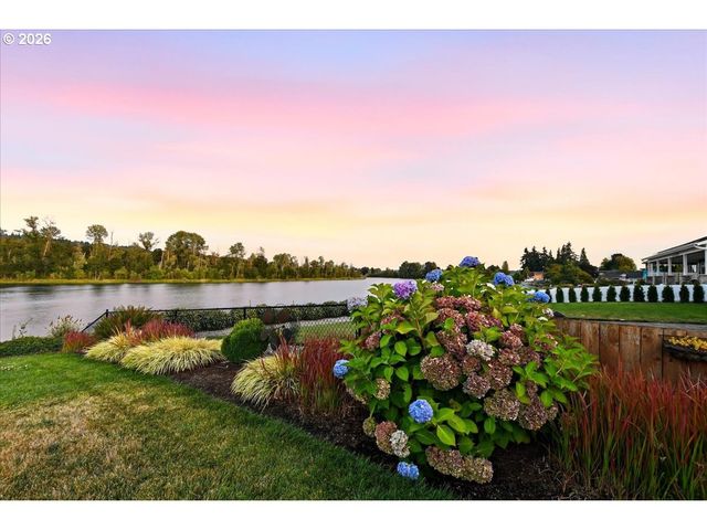 450 LILAC Ln, Woodland, WA 98674