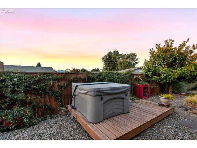 450 LILAC Ln, Woodland, WA 98674