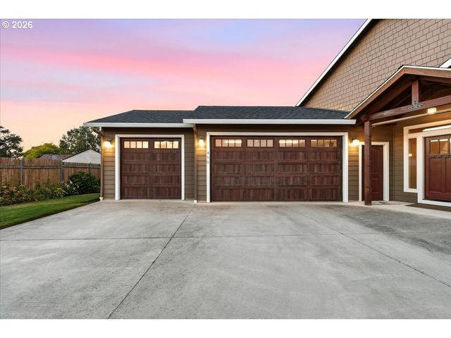 450 LILAC Ln, Woodland, WA 98674