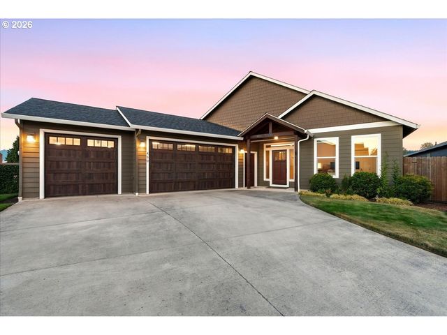 450 LILAC Ln, Woodland, WA 98674