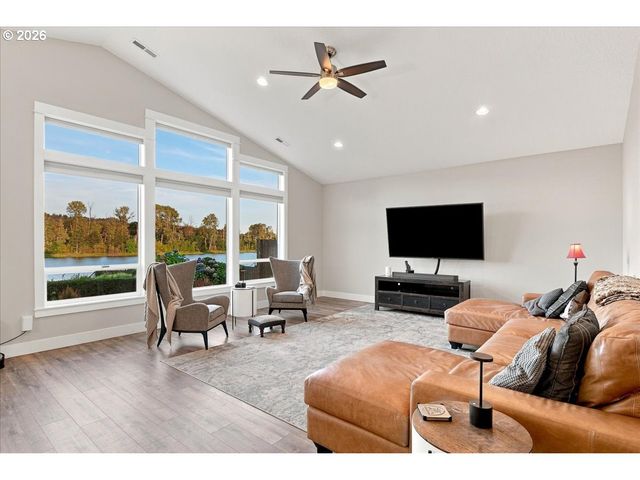 450 LILAC Ln, Woodland, WA 98674