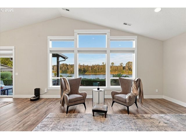 450 LILAC Ln, Woodland, WA 98674