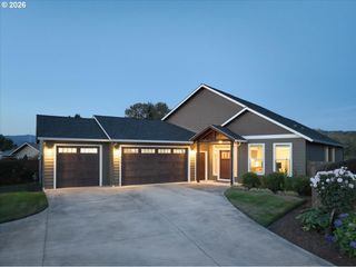 450 LILAC Ln, Woodland, WA 98674