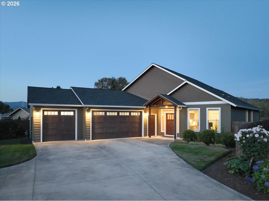 450 LILAC Ln, Woodland, WA 98674