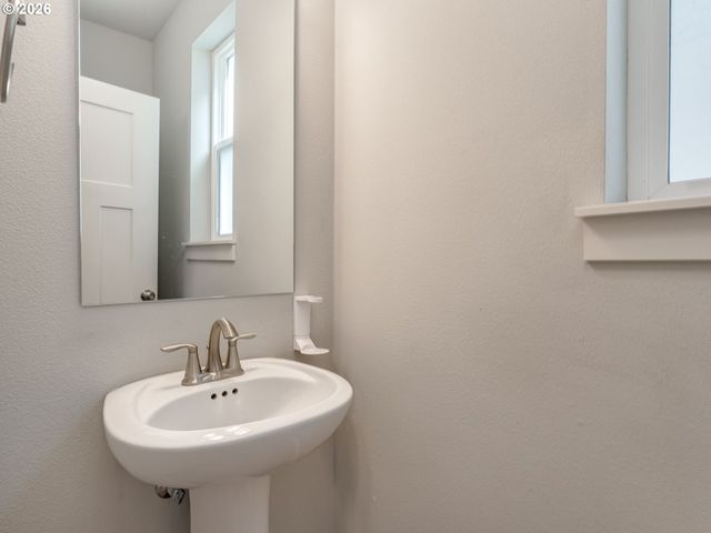 2706 Nw ERIC Dr, Mc Minnville, OR 97128