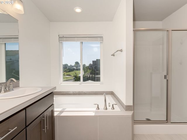 2706 Nw ERIC Dr, Mc Minnville, OR 97128
