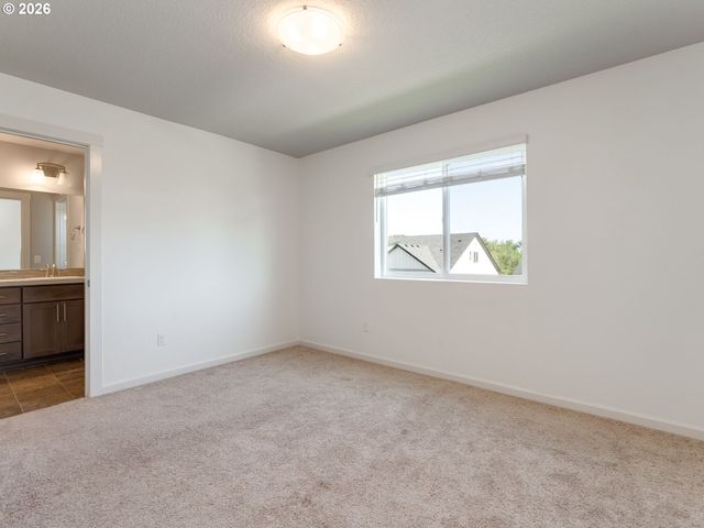 2706 Nw ERIC Dr, Mc Minnville, OR 97128